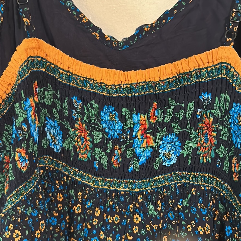 Dress - Picture 5 of 5